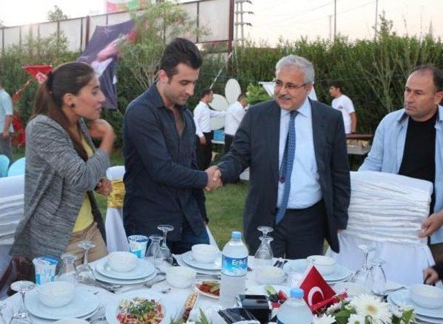 Kahramanmaraş Valiliği'nden Şehit Aileleri Ve Gazilere Iftar