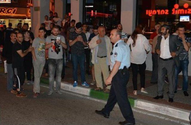 Bursa'da Köprüde Karton Paket Bomba Paniğine Neden Oldu