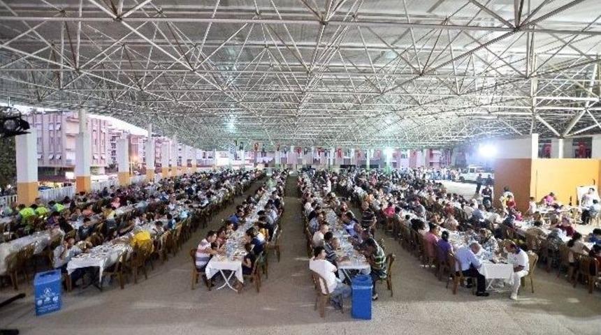 Kızıltoprak&rsquo;ta İftar