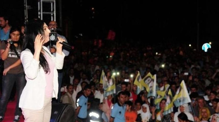 Van&rsquo;da "siyasi Tutsaklara &Ouml;zg&uuml;rl&uuml;k" Mitingi