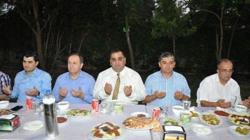 Başkan Can, Tarsus Ve &Ccedil;amlıyayla Kaymakamlarına Veda Yemeği Verdi