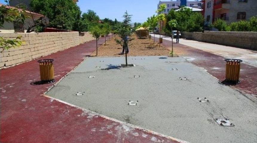 İpekyolu&rsquo;nda Park Yapımı Ve Fidan Dikimi