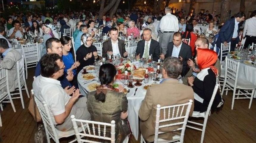 G&ouml;n&uuml;l Sofrası &Uuml;sk&uuml;dar Belediyesi &Ccedil;alışanları İ&ccedil;in Kuruldu