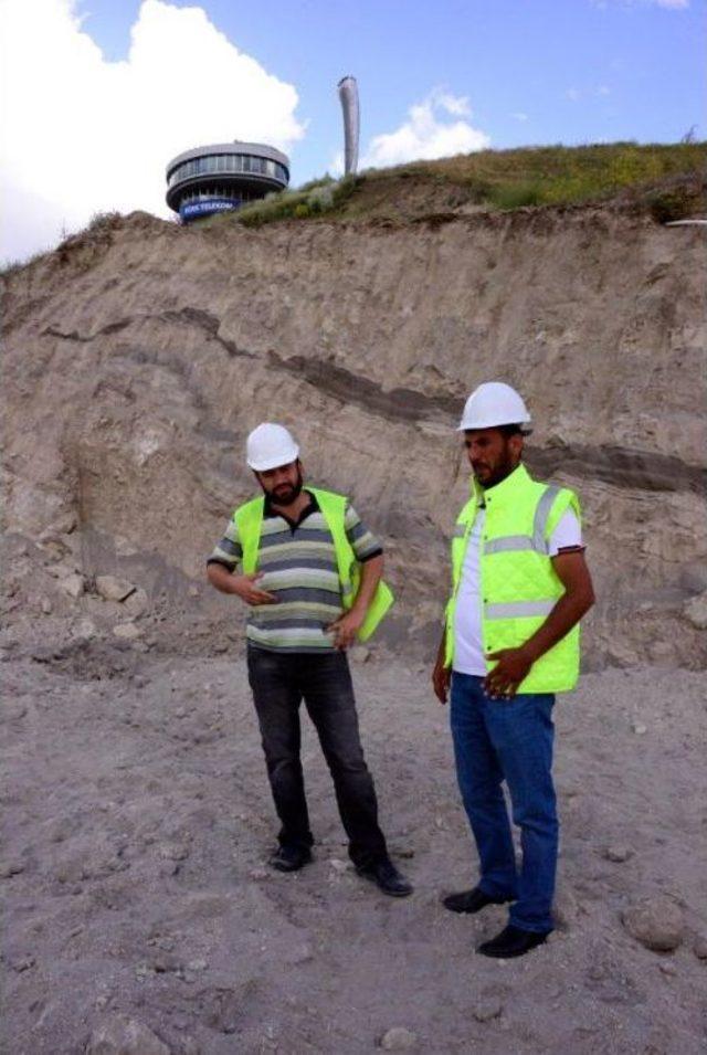 İnşaat Mühendisi Gönülal: Göçük Altında 20 Dakika Bekledik