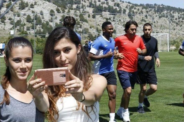 Eto’o Antalyaspor İle İlk Antrenmanına Çıktı G3