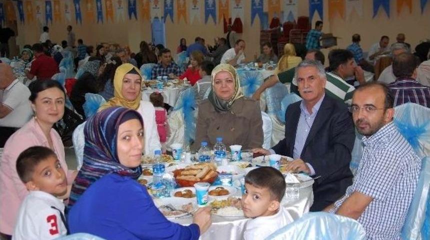 Simav Ak Parti’den İftar