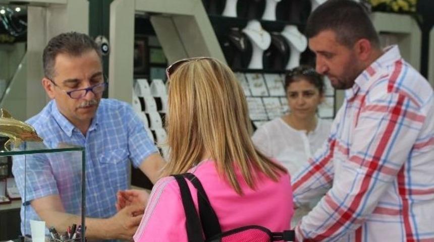 Kuyumcularda Hareketlilik Başladı