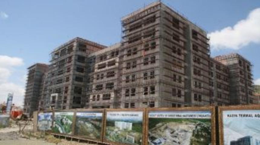 Yozgat Yeni Valilik Binasının İnşaatı Hızla S&uuml;r&uuml;yor