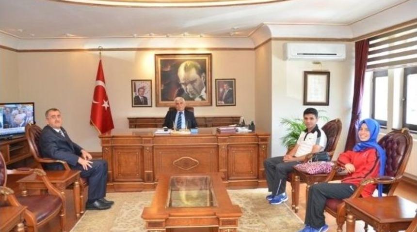 Dereceye Giren Aslan&rsquo;dan Val Alimoğlu&rsquo;na Ziyaret