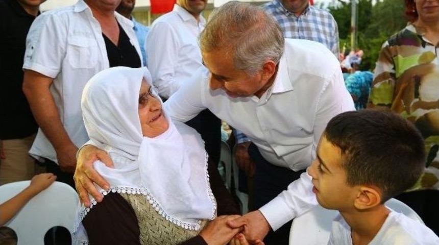 Binlerce Kişi İftarda Buluştu