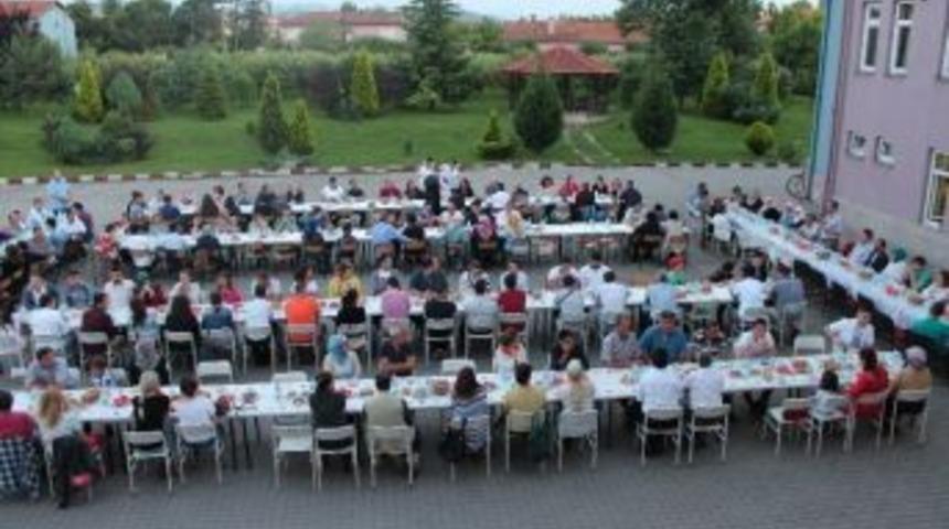 Tarım İl M&uuml;d&uuml;rl&uuml;ğ&uuml; Personeli İftarda Bir Araya Geldi
