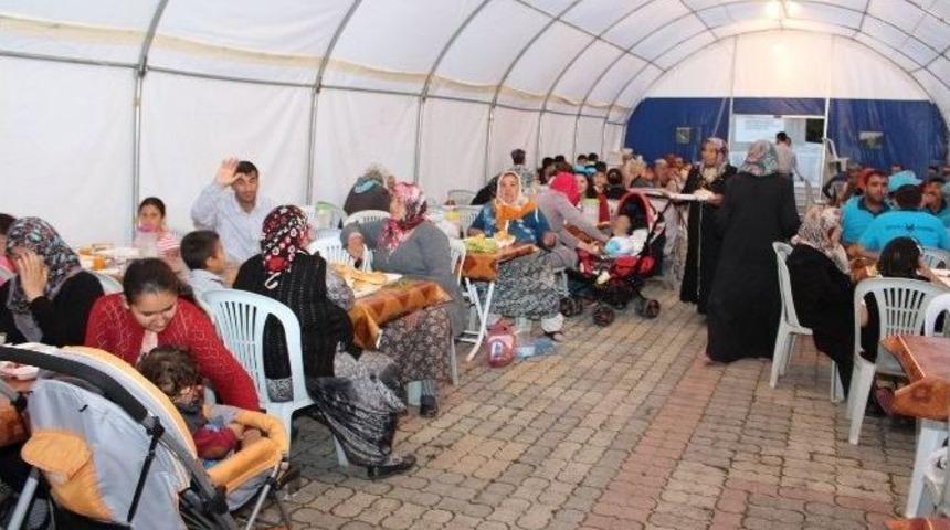 Başkan Şahiner İftar &Ccedil;adırında Oda Başkanları, Muhtar Ve Vatandaşlarla Buluştu