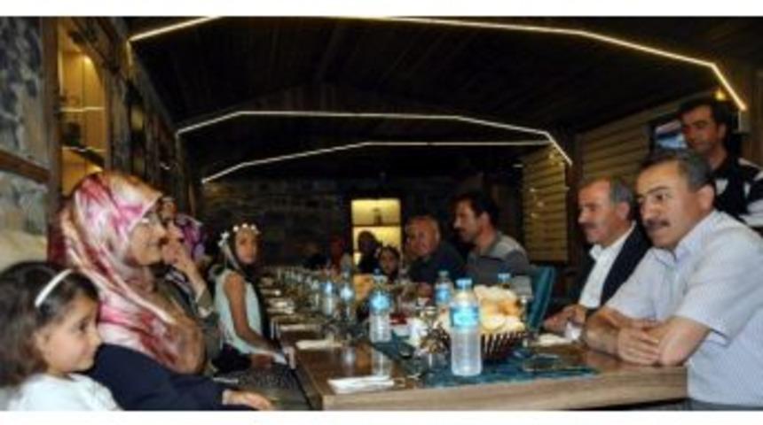 Başkan Tutal, Meclis &Uuml;yeleri İle İftarda Buluştu