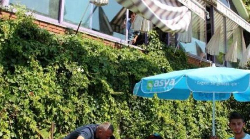 Tente Ustası Iş Kazasında Yaralandı