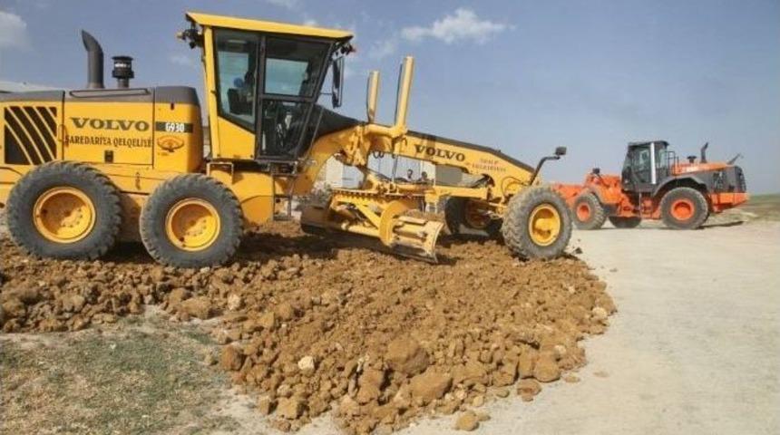 &Ouml;zalp Belediyesi&rsquo;nden Yol &Ccedil;alışması