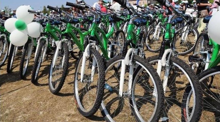 B&uuml;y&uuml;kşehir Belediyesi Başarılı &Ouml;ğrencileri &Ouml;d&uuml;llendirdi