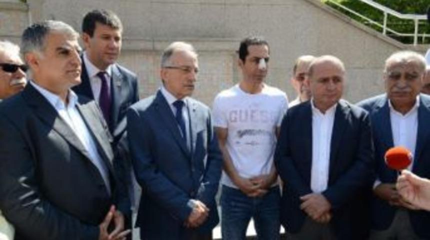 Chp'li H&uuml;seyin Sağ'ın D&ouml;v&uuml;lmesiyle Ilgili 2 Kişi G&ouml;zaltına Alındı