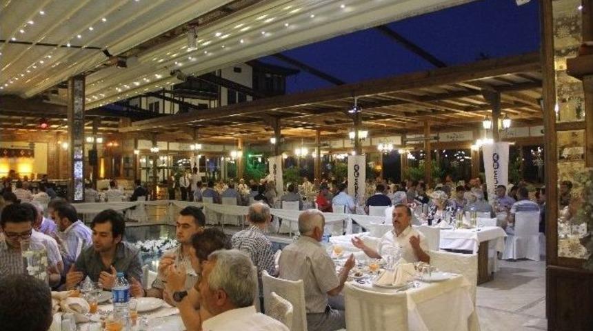 Kar&ccedil;imsa&rsquo;dan İftar Yemeği