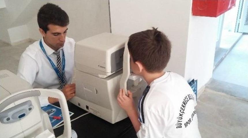 B&uuml;y&uuml;k&ccedil;ekmece&rsquo;de Yaz Spor Okulu &Ouml;ğrencilerine &Uuml;cretsiz G&ouml;z Muayenesi