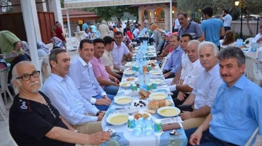 Dalyan&rsquo;da Yabancılar İslamiyeti İftarda Tanıdı