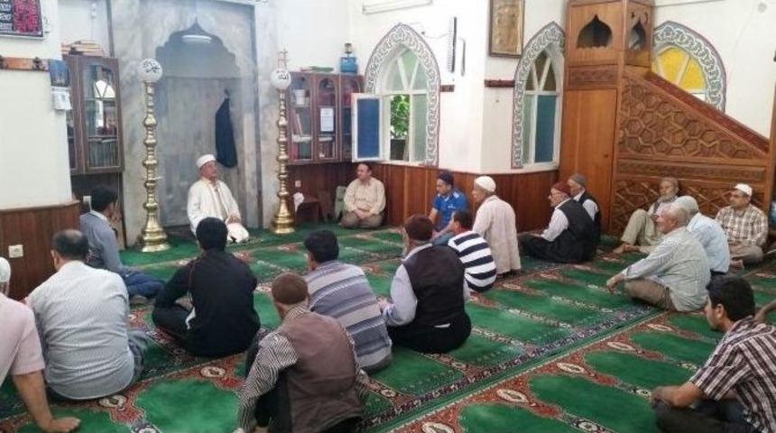 Siirt M&uuml;ft&uuml;s&uuml; Arvas Vatandaşlarla Camilerde Bir Araya Geliyor