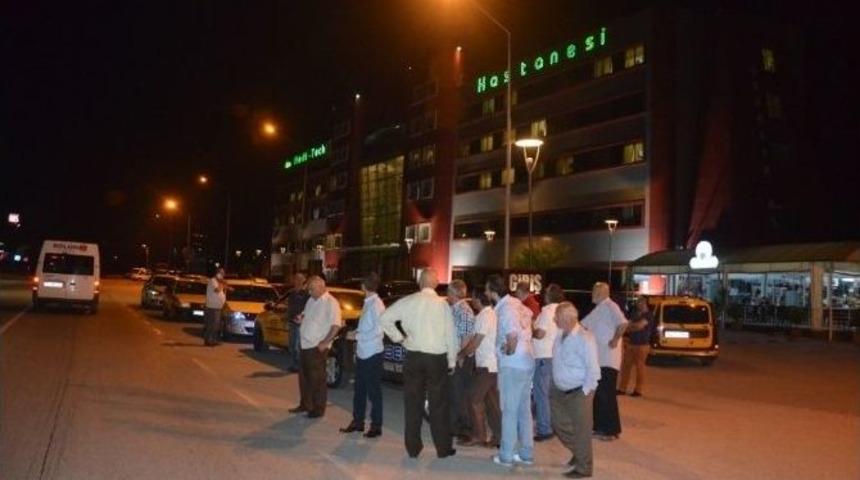 Taksici Bı&ccedil;aklanarak Gasp Edildi