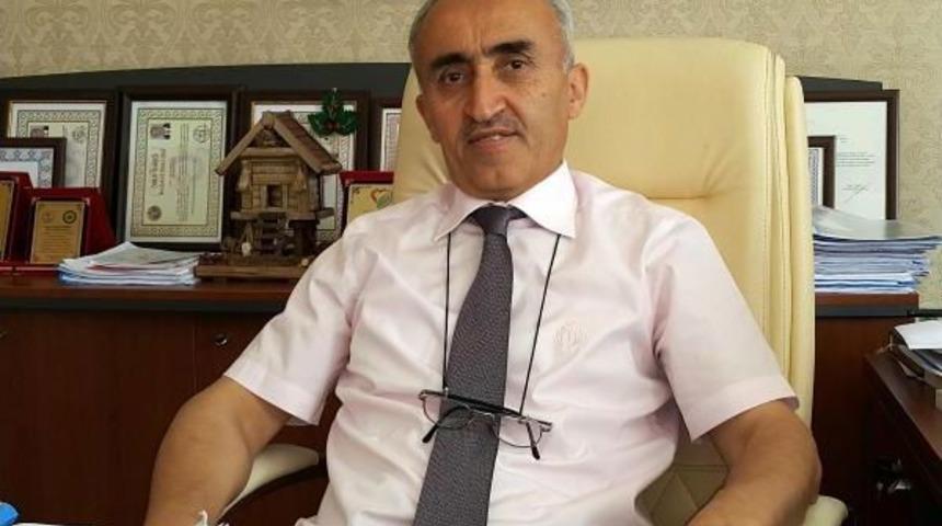 Ders Sıralarını Temizleten Okul M&uuml;d&uuml;rlerine &lsquo;Başarı Belgesi&rsquo; &Ouml;d&uuml;l&uuml;