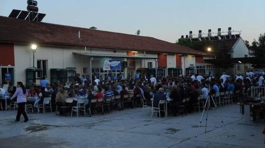 Afyonkarahisar A&ccedil;ık Cezaevinde &ldquo;iyilik İftar Sofrası&rdquo; Kuruldu