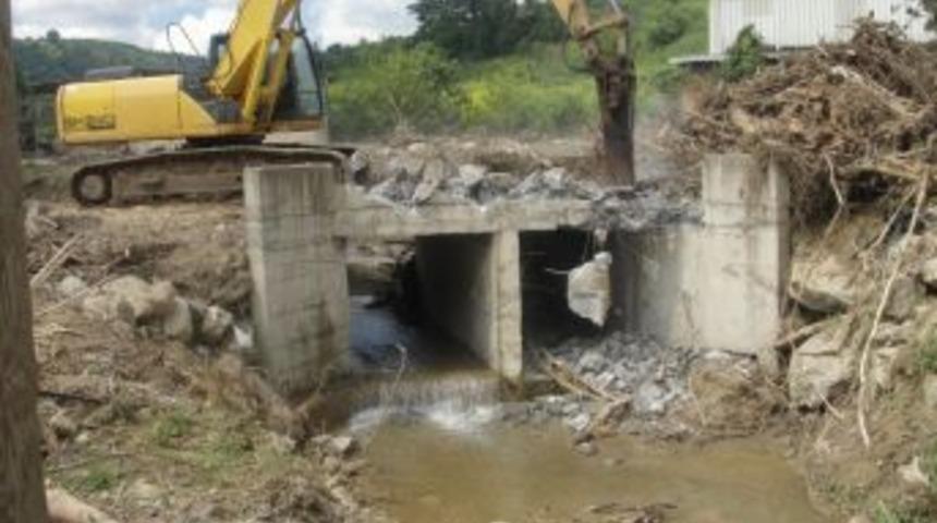 Kartepe’de Kontrolsüz Menfezler Yıkılıyor