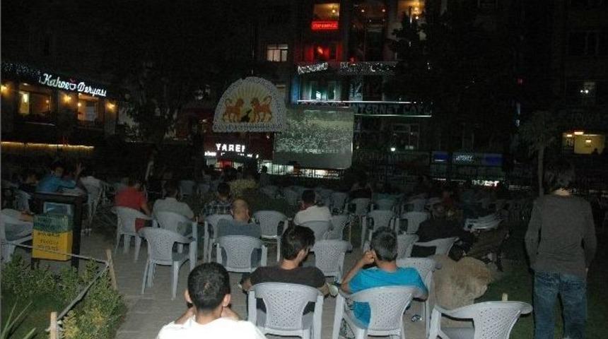 Açık Hava Filmlere İlgi Yoğun