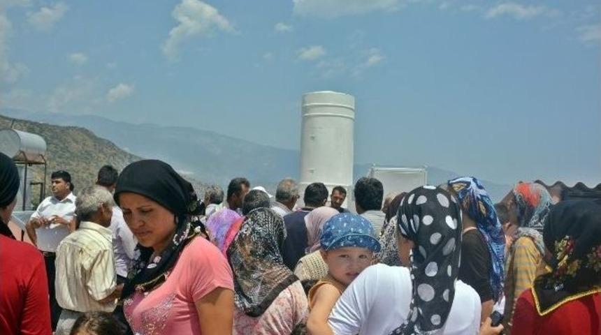 Antalya&rsquo;da Baz İstasyonu Eylemi