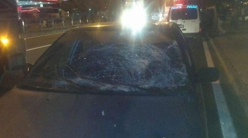 3 G&uuml;n &Ouml;nce İşe Başlayan Servis Şof&ouml;r&uuml;ne Otomobil &Ccedil;arptı