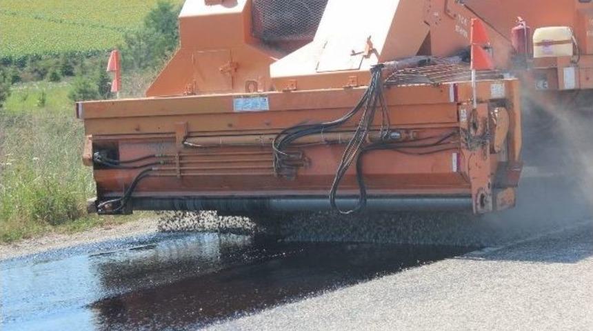 Sıcaktan Eriyen Asfaltlar Onarıldı