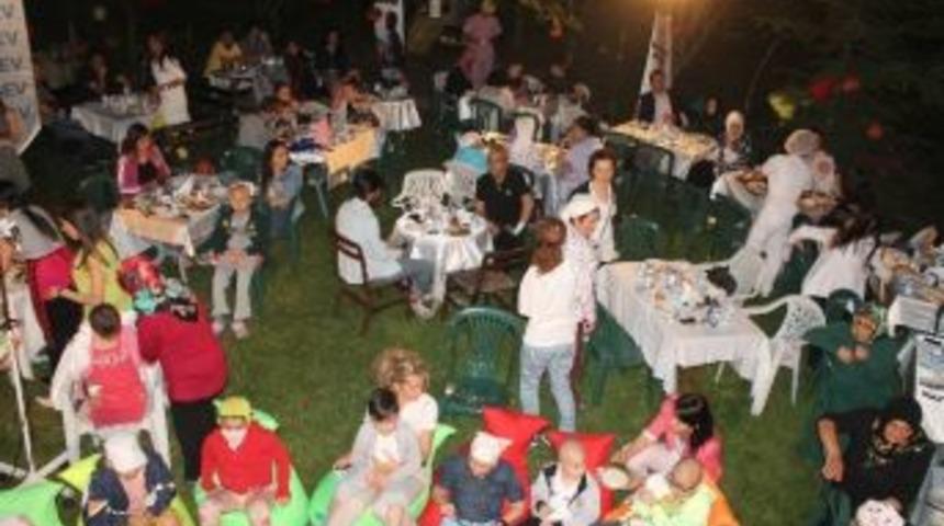 L&ouml;sante&rsquo;nin Geleneksel İftar Yemeğinde Aileler Bir Araya Geldi