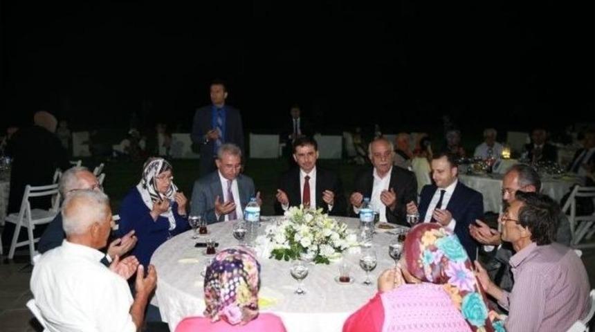 Vali Topaca: &ldquo;halimize Ne Kadar Ş&uuml;kretsek Azdır&rdquo;