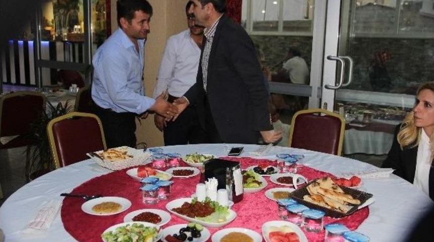 Diriliş Gen&ccedil;lik Derneği İftarda Kimsesizlerin Sesi Oldu