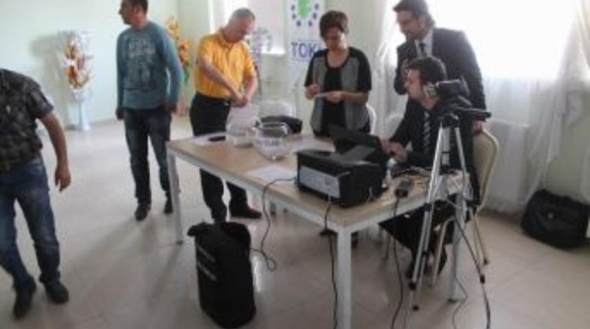 Gemerek&rsquo;te Toki Konutları Sahiplerine Teslim Edildi