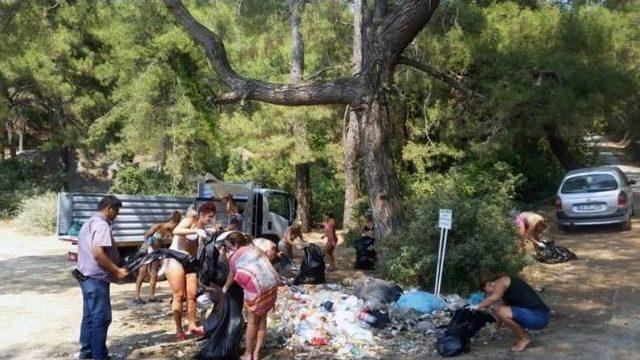 Turmepa Önderliğinde Turistler Çöp Topladı