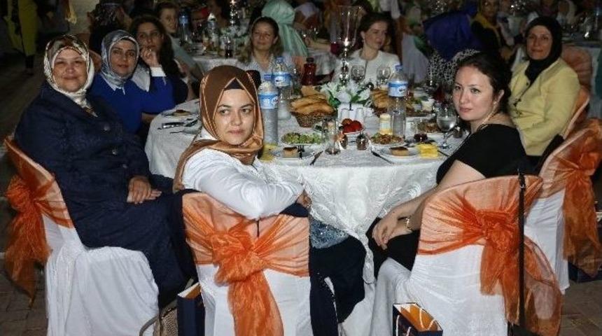 Kadem &Uuml;yeleri İftarda Buluştu