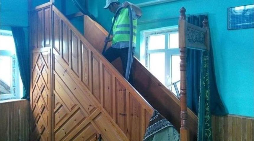 İbadethaneler Pırıl Pırıl