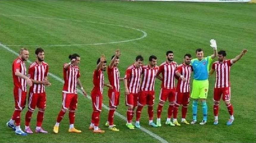 Denizli B&uuml;y&uuml;kşehir Belediyespor'da 10 Futbolcuyla Yolları Ayırıldı