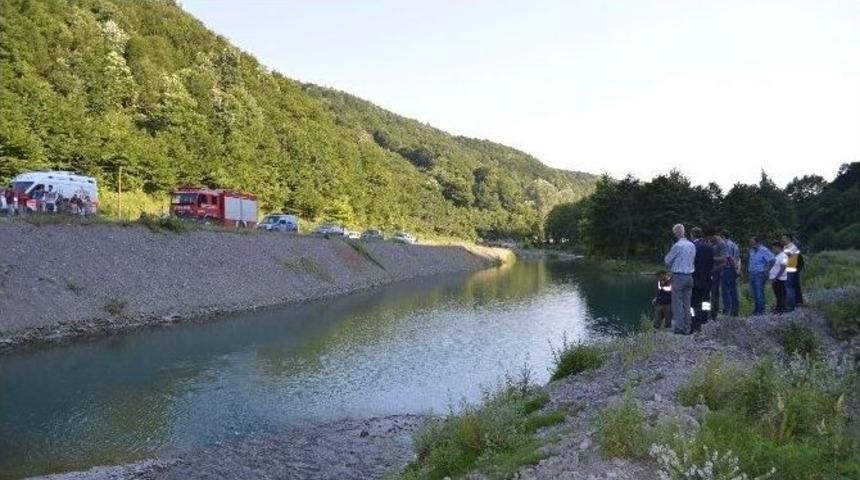 Hendek&rsquo;te G&ouml;lette Erkek Cesedi Bulundu