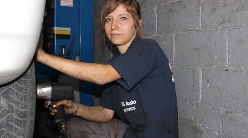 Sanayi Sitesini Kibarlaştıran Kız