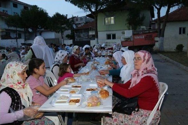 Efeler Belediyesi İlk İftarını Eğrikavak Mahallesi&rsquo;nde Verdi 3