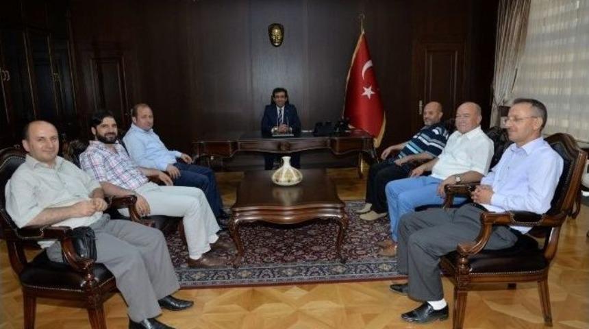 Vali G&uuml;zeloğlu, Gebze&rsquo;den Gelen Ziyaret&ccedil;ilerini Ağırladı