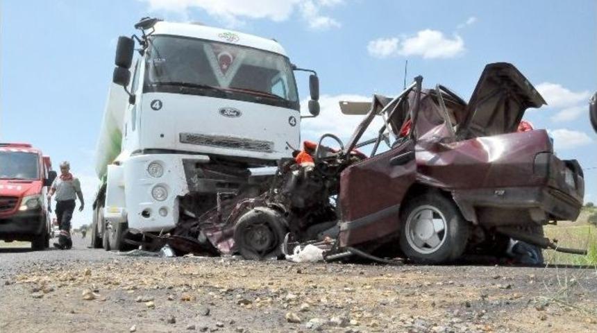 Uşak&rsquo;ta Feci Kaza: 1&rsquo;i Bebek 4 &Ouml;l&uuml;