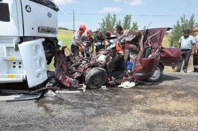 Uşak’ta Feci Kaza: 1’i Bebek 4 Ölü