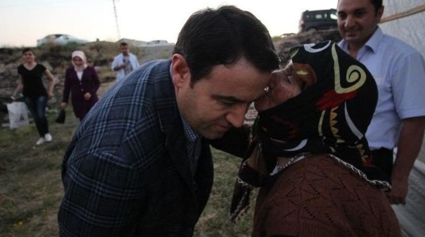 Vali Işın, İftarda Fatma Nine&rsquo;ye Misafir Oldu