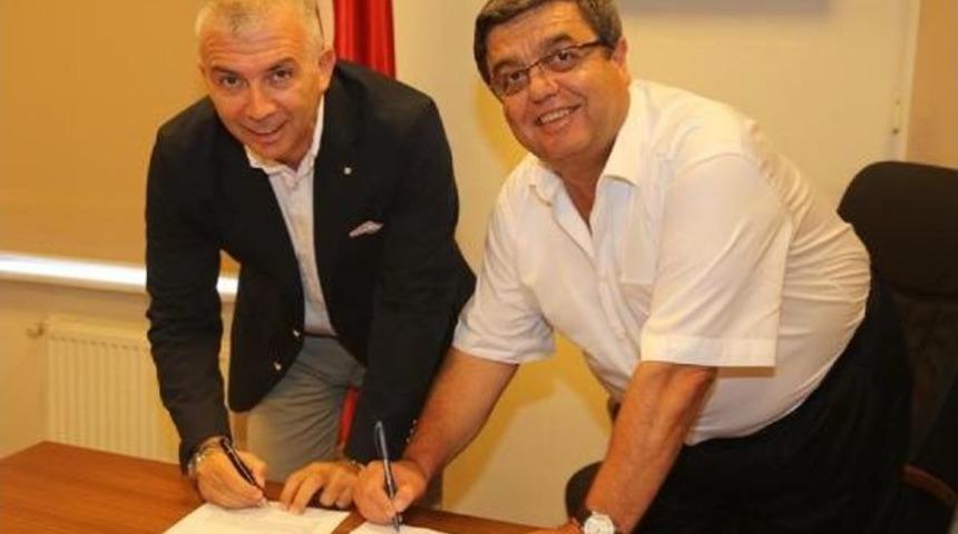 Nilüfer Belediyespor Reşat Yazıcıoğulları’Na Emanet