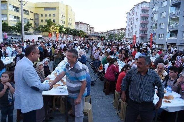 Kastamonu Belediyesi, Mahalle İftarı Düzenledi